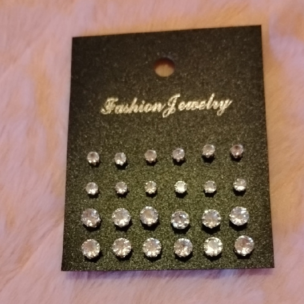 Elegant Silver Stud Earrings Set